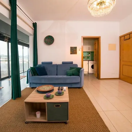 公寓 The Terrace 蓬塔德尔加达